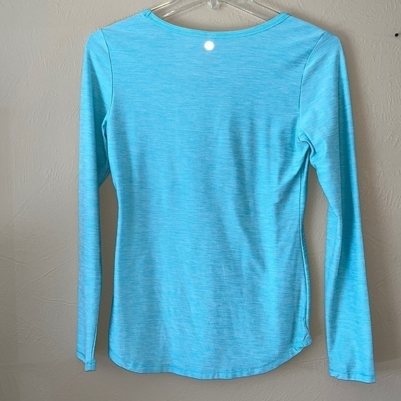 Yogalicious Long Sleeve Top size XS scoop neck curved hemline - Picture 4 of 10